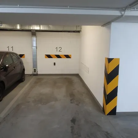 Апартаменти Zacisze Moniuszki- Parking Free Торунь Екстер'єр фото